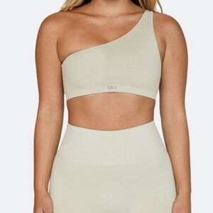 SET One-Shoulder Top and Leggings